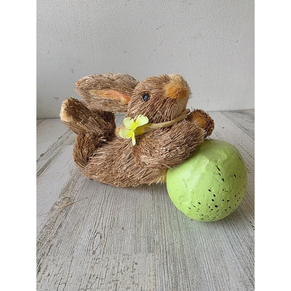 Vintage bottle brush Easter bunny rabbit egg spring sisal figurine decor‎